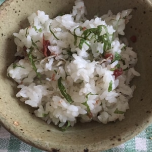 梅とちりめんじゃこの混ぜご飯